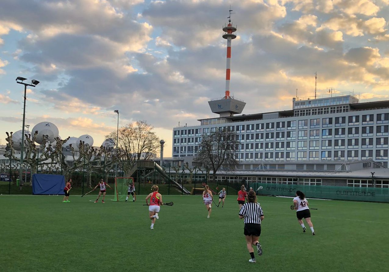 Damen vom SC Frankfurt testen Olympische Regeln